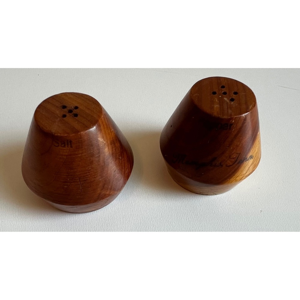 Vintage Wood Salt & Pepper Shakers Memphis Tennessee Souvenir Kitchen‎ Decor